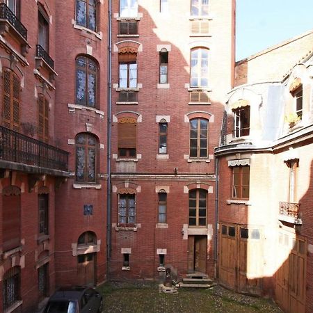 Toulouse - Alsace Lorraine - Languedoc-Place Du Salin-Museum Histoire Naturelle- Jardin Des Plantes-Musee Augustins- Palais De Justice Station Metro Carmes Ligne B Zewnętrze zdjęcie